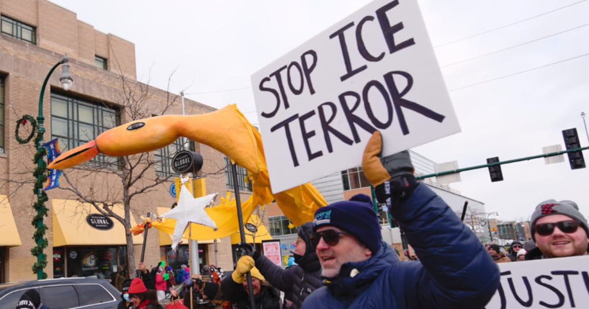 America’s Largest Teachers Union Votes To Continue Anti-ICE Activism, Elects Socialist